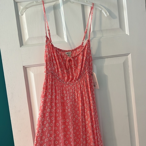 Pink Billabong spaghetti strap floral dress - Picture 3 of 3